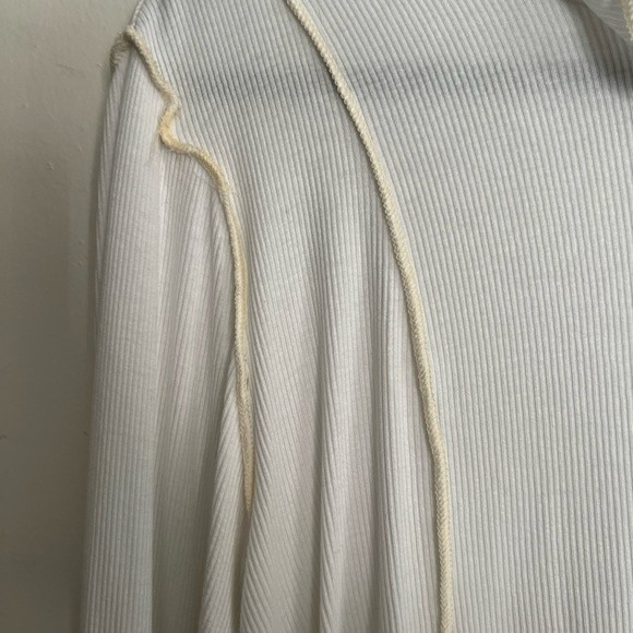 Wild Fable | Ribbed White Turtleneck Long Sleeve | Large - Picture 5 of 5